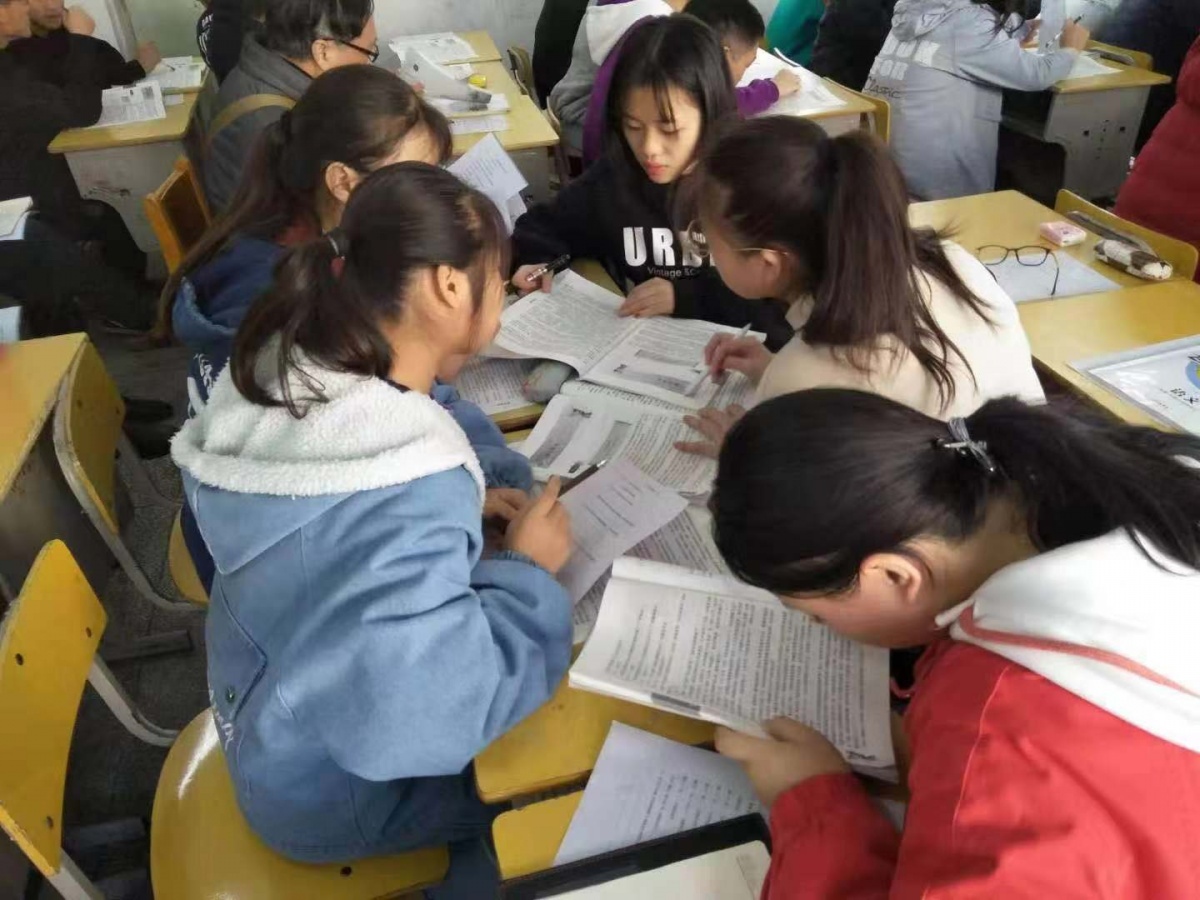 �������ι��У��羰ǧ�����